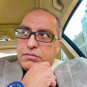 Meet your Posher, Simon